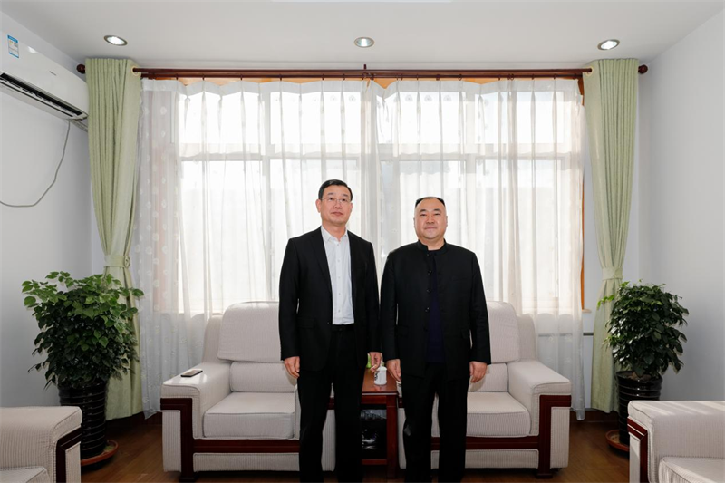 萊西市委書記莊增大到我集團(tuán)公司走訪慰問(圖1) 萊西市委書記莊增大到我集團(tuán)公司走訪慰問(圖1)
